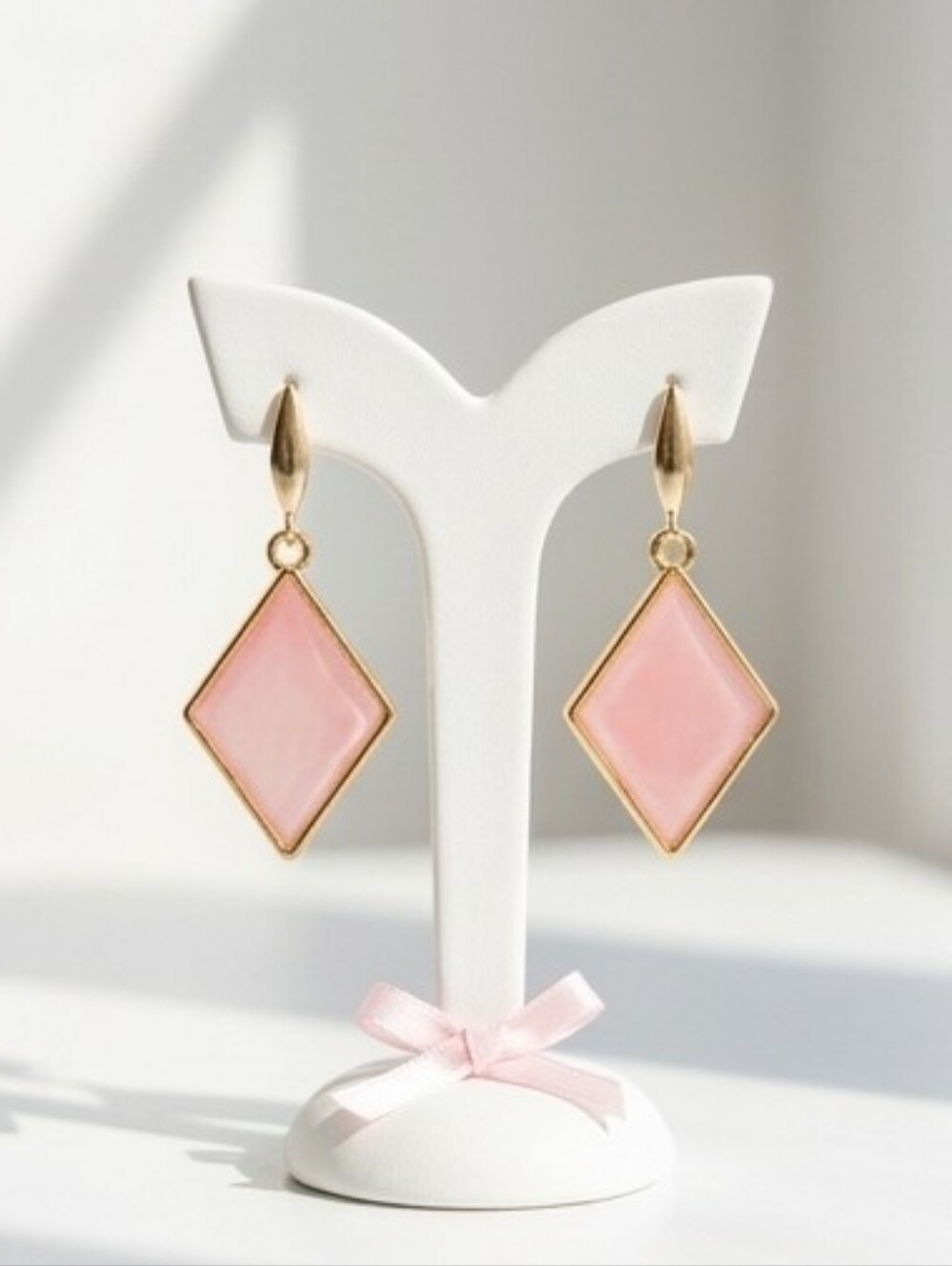 #521 HAND CRAFTED Earrings handcrafted handmade Resin Gold Tone Metalic Peach